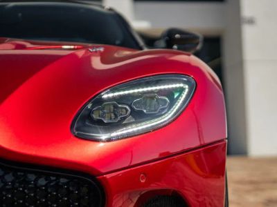 2019 Aston Martin DBS — photo 10 view