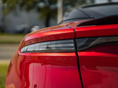 2019 Aston Martin DBS — photo 11 view