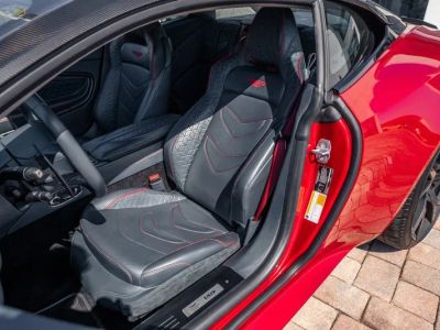 2019 Aston Martin DBS — photo 19 view