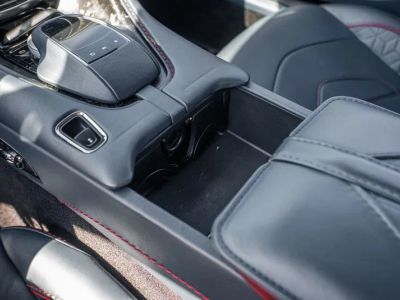2019 Aston Martin DBS — photo 30 view