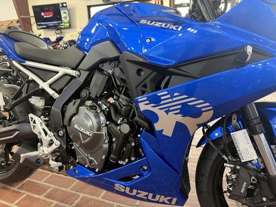2026 Suzuki GSX-8R - Photo 10