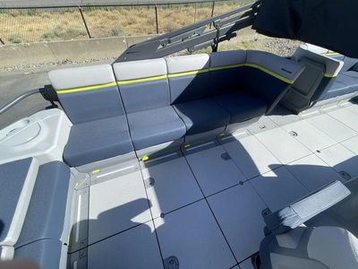 2025 Sea-Doo Switch Cruise Limited 21 - 230 hp Painted - Photo 13