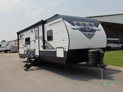 2025 Palomino Puma — front three-quarter view