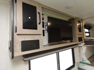 2025 Palomino Puma — photo 18 view