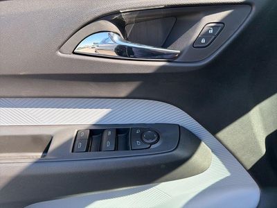 2027 Chevrolet Bolt - Photo 31
