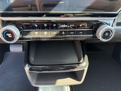 2027 Chevrolet Bolt - Photo 27