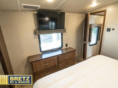 2018 Forest River RV Cedar Creek Silverback - Photo 27