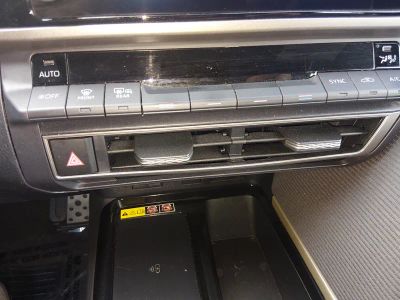 2025 Toyota Camry — photo 18 view