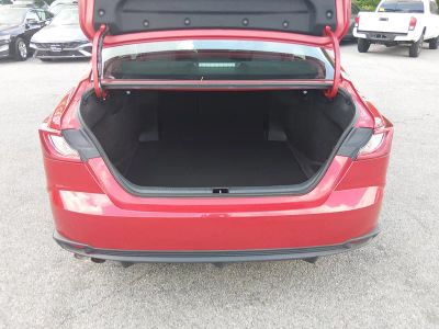 2025 Toyota Camry — photo 11 view
