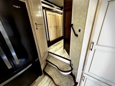 2020 DRV Mobile Suites - Photo 16