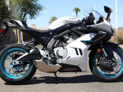 2026 CFMOTO 675SS — front three-quarter view