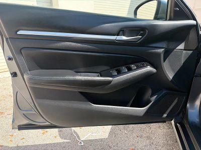 2023 Nissan Altima — photo 18 view