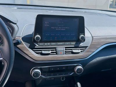 2023 Nissan Altima — photo 10 view