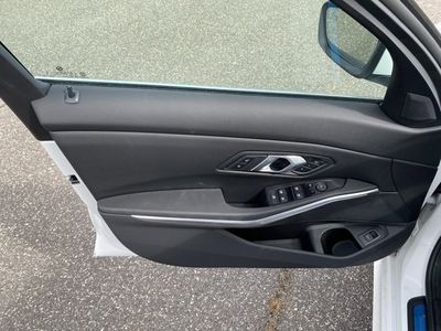 2025 BMW 3 Series - Photo 12