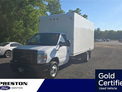 2024 Ford E-Series Cutaway BASE in Oxford White — front three-quarter view