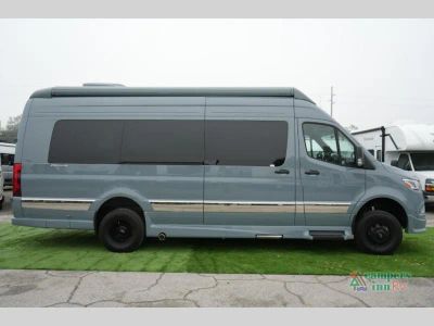 2026 Grech RV Strada-ion AWD — photo 10 view