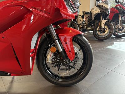 2026 Ducati Panigale V4 - Photo 9