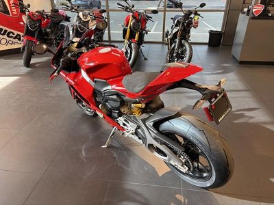 2026 Ducati Panigale V4 - Photo 5