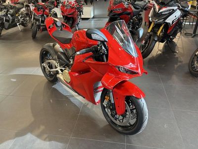 2026 Ducati Panigale V4 - Photo 1