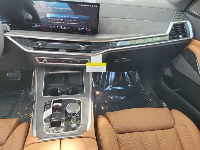 2026 BMW X5 — photo 9 view