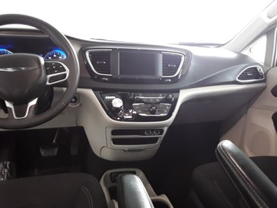 2022 Chrysler Voyager - Photo 13