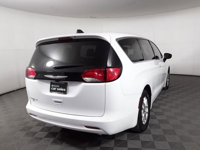 2022 Chrysler Voyager - Photo 3