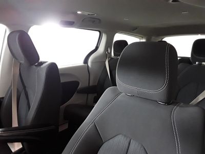 2022 Chrysler Voyager - Photo 9