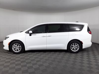 2022 Chrysler Voyager - Photo 6