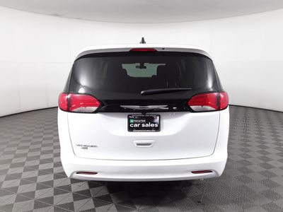 2022 Chrysler Voyager - Photo 4