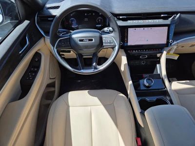 2026 Jeep Grand Cherokee — photo 10 view