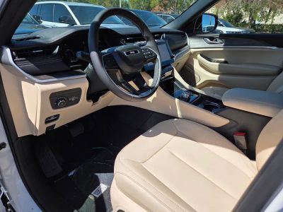 2026 Jeep Grand Cherokee — photo 13 view