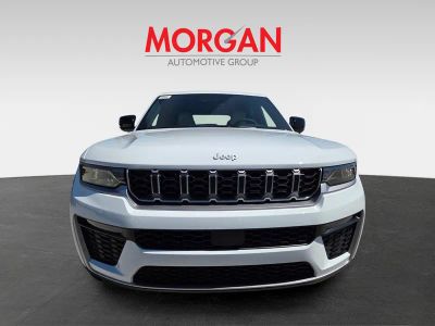 2026 Jeep Grand Cherokee — side profile view