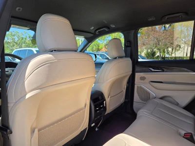 2026 Jeep Grand Cherokee — photo 9 view