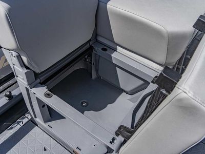 2025 Sea-Doo Switch Cruise 21 - 230 hp Painted - Photo 13