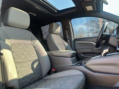 2024 Chevrolet Colorado - Photo 32
