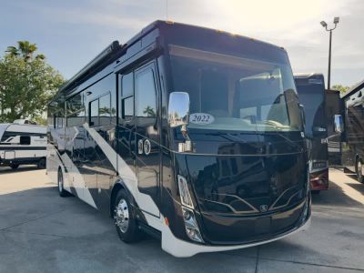 2022 Tiffin BREEZE — front three-quarter view