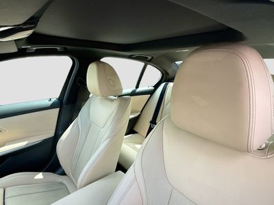 2023 BMW 3 Series — photo 26 view