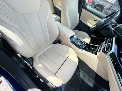 2023 BMW 3 Series — photo 14 view