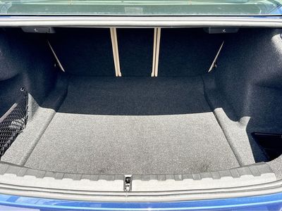 2023 BMW 3 Series — photo 12 view