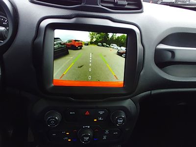 2023 Jeep Renegade - Photo 16