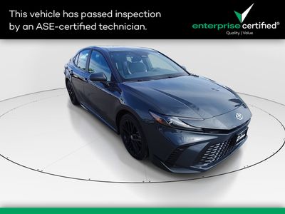 2025 Toyota Camry SE — front three-quarter view