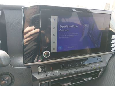 2025 Toyota Camry — photo 17 view
