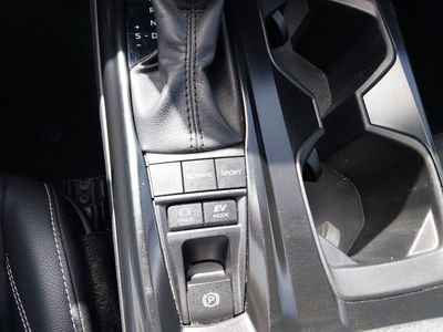 2025 Toyota Camry — photo 20 view