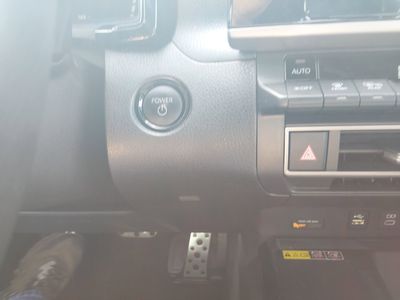 2025 Toyota Camry — photo 13 view