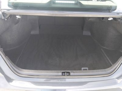 2025 Toyota Camry — photo 11 view