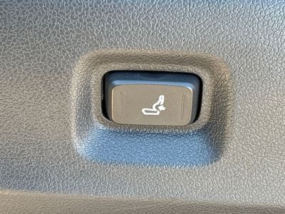 2026 Toyota Tacoma — photo 8 view