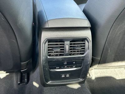 2025 BMW 3 Series — photo 16 view