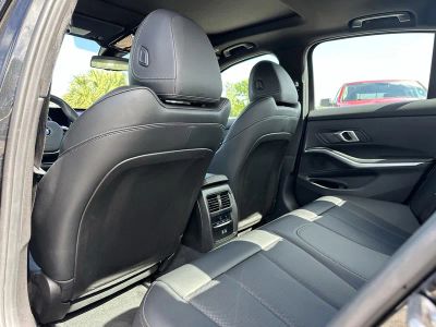 2025 BMW 3 Series — photo 17 view