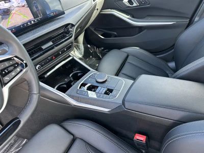 2025 BMW 3 Series — photo 22 view