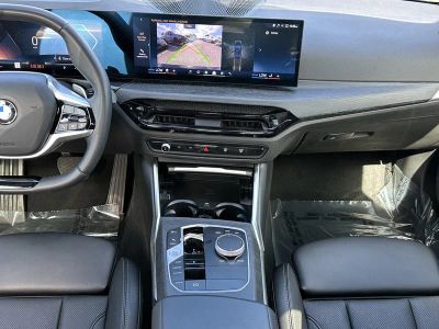 2025 BMW 3 Series — photo 14 view